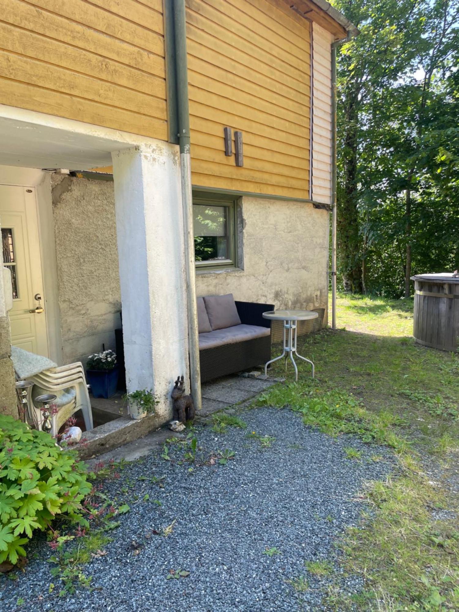 Cozy Ground Floor In Nature, By Driving 300 Metres Of Gravel Road On Top Of The Hill Apartamento